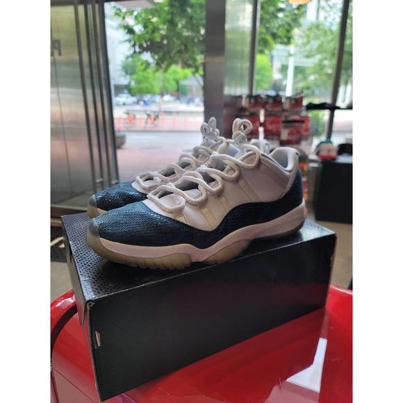 jordan 11 low blue snake size 12 - Picture 1 of 10